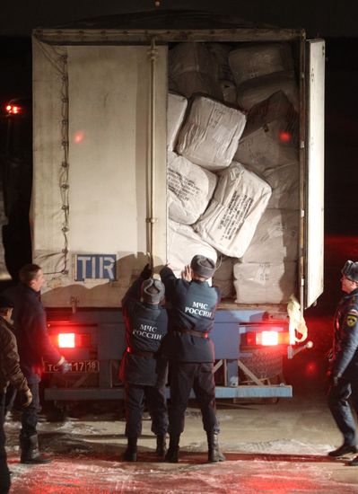 Russia sends first planeload of aid to Japan