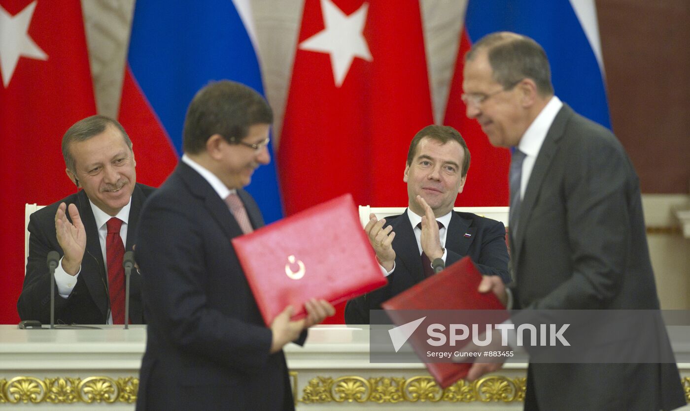 Recep Tayyip Erdogan visits Moscow