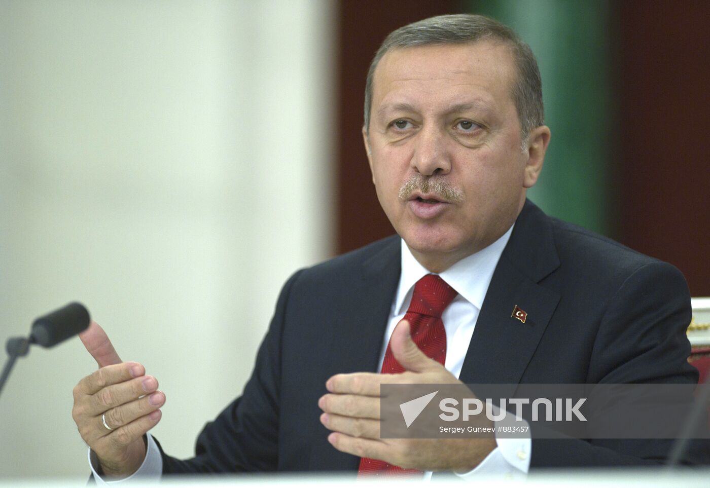 Recep Tayyip Erdogan visits Moscow