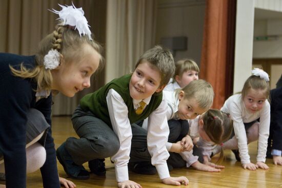 Classes at schools working with new primary school standards