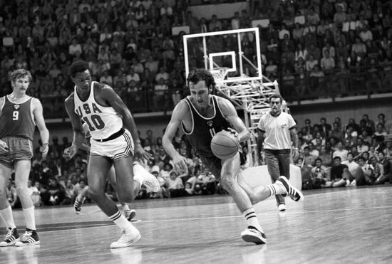 Basketball players of the USSR national team
