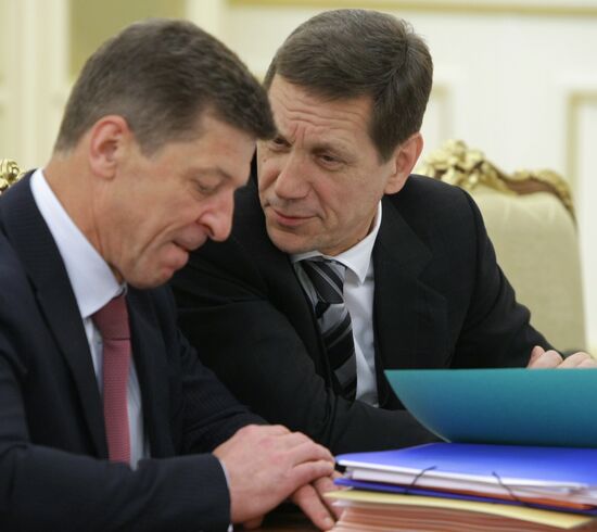 Vladimir Putin chairs Government Presidium meeting