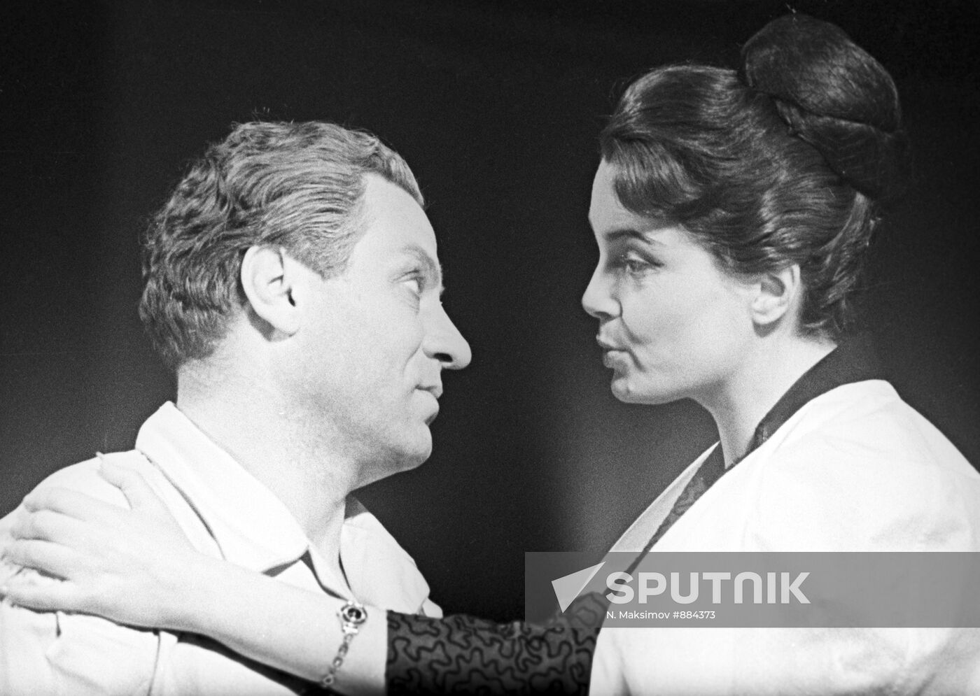 Actors Elina Bystritskaya and Yury Telegin