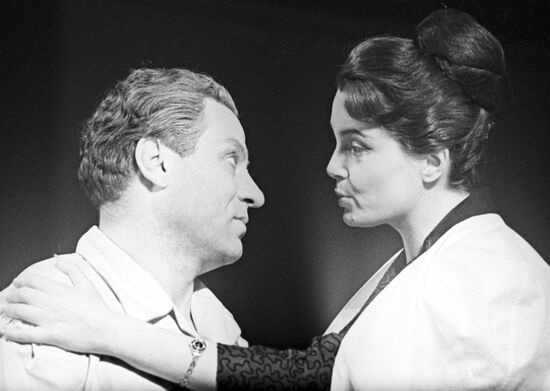 Actors Elina Bystritskaya and Yury Telegin