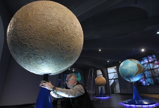 Preparations for opening Moscow Planetarium