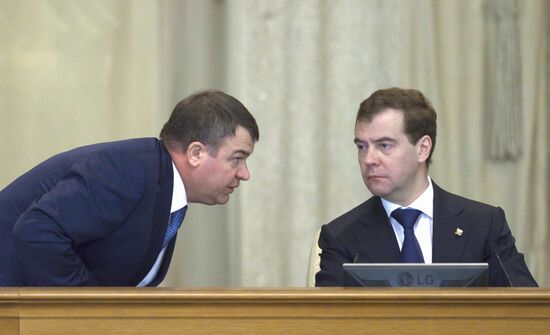 Dmitry Medvedev chairs Defense Ministry Board extended meeting