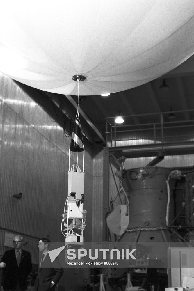 Mockup of balloon probe