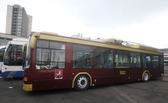Low-floor "Mtr3-5238" trolleybus