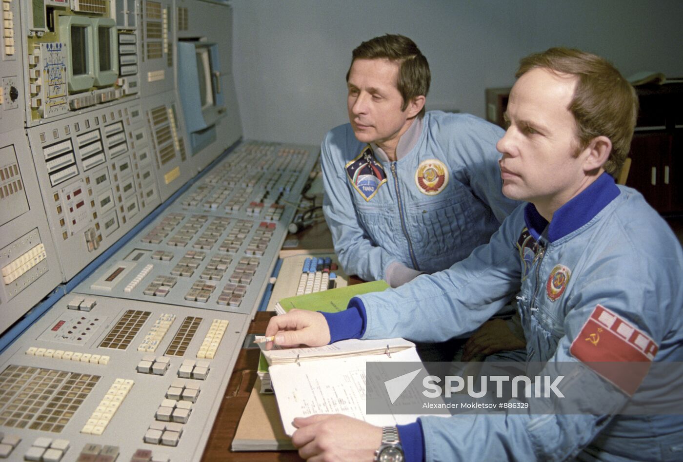 Cosmonauts Anatoly Solovyov and Viktor Savinykh