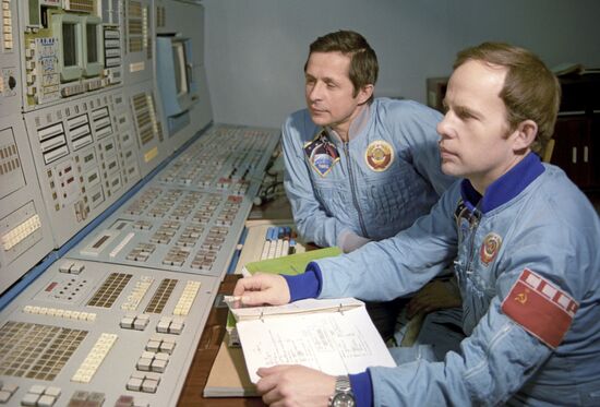 Cosmonauts Anatoly Solovyov and Viktor Savinykh