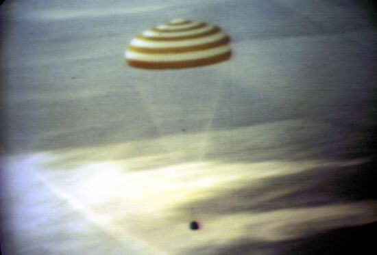 Test flight of Soyuz and Apollo spacecraft