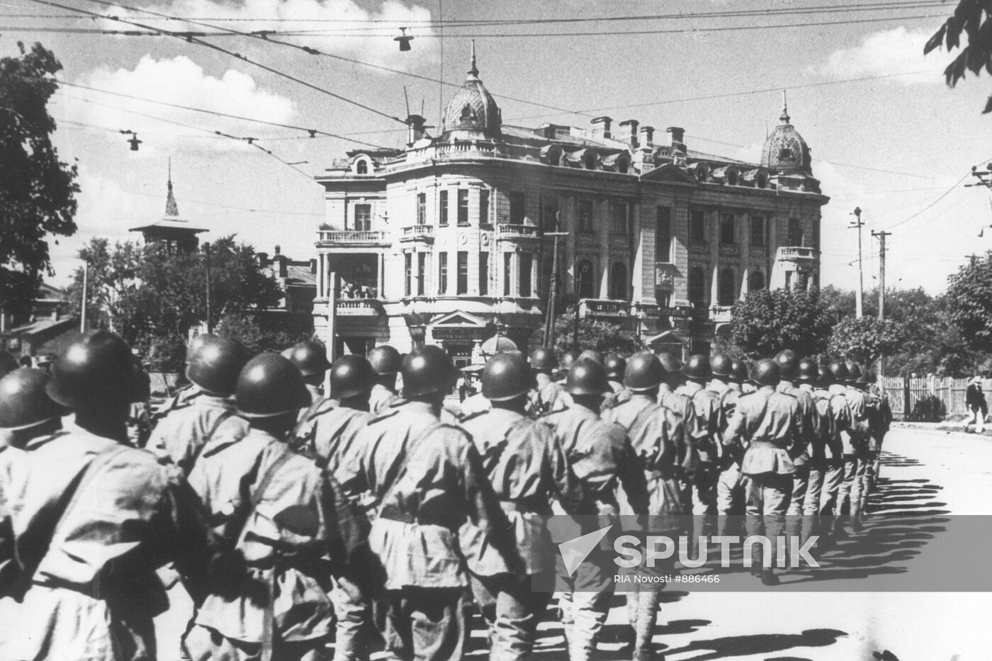 Soviet troops in Harbin