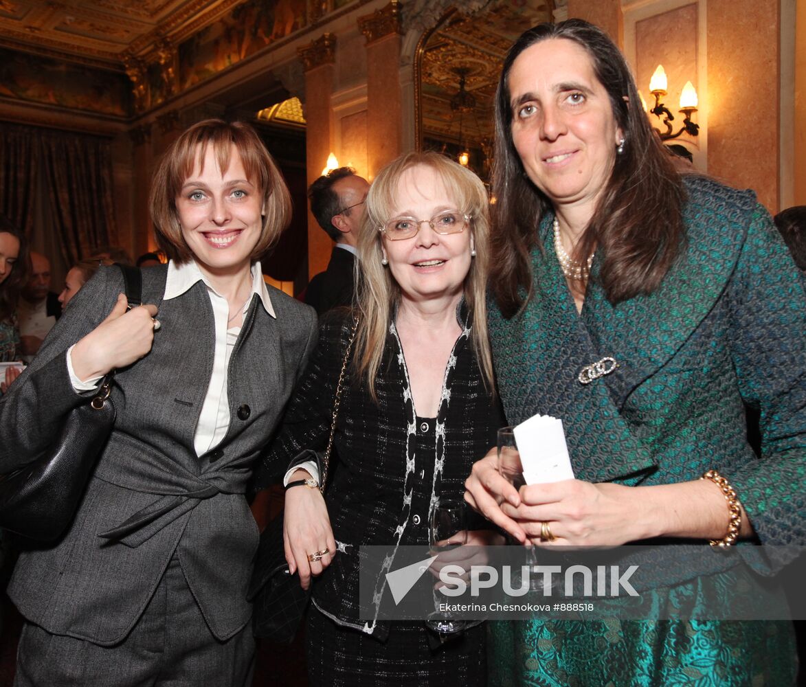 Natalya Naumova, Natalya Belokhvostikova, Sabina Medici