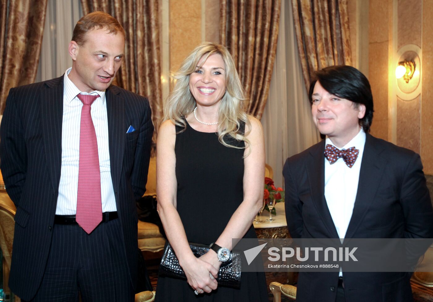Leonid Kazinets, Valentin Yudashkin with his wife Marina