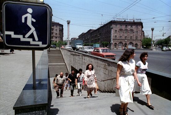 Druzhbi Square in Yerevan