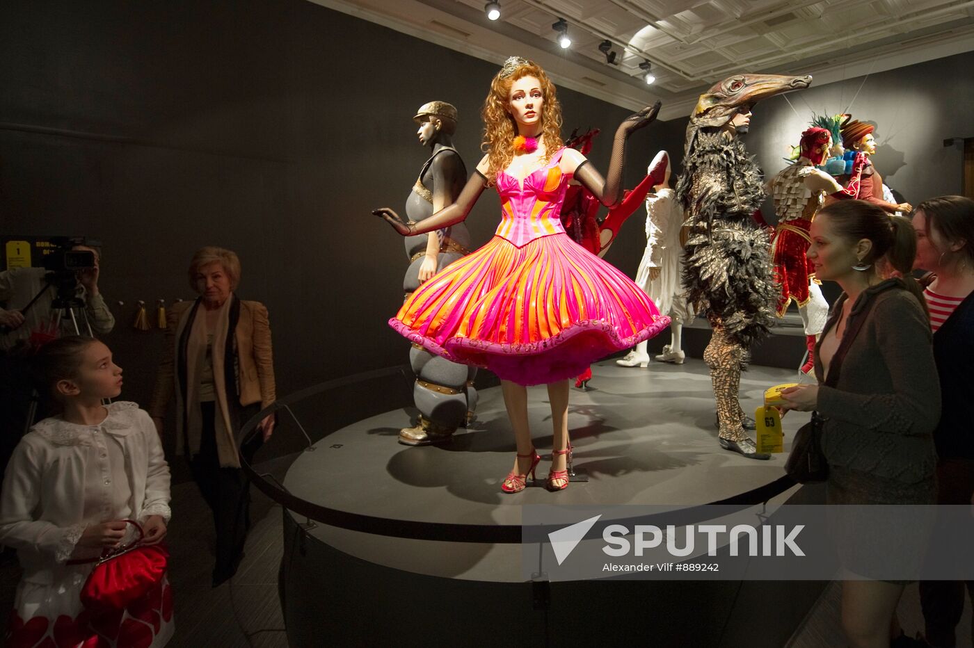 Cirque du Soleil costume exhibition "The Dream Weavers"