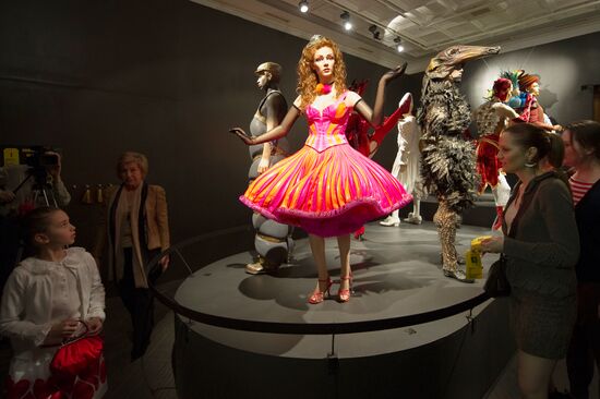 Cirque du Soleil costume exhibition "The Dream Weavers"