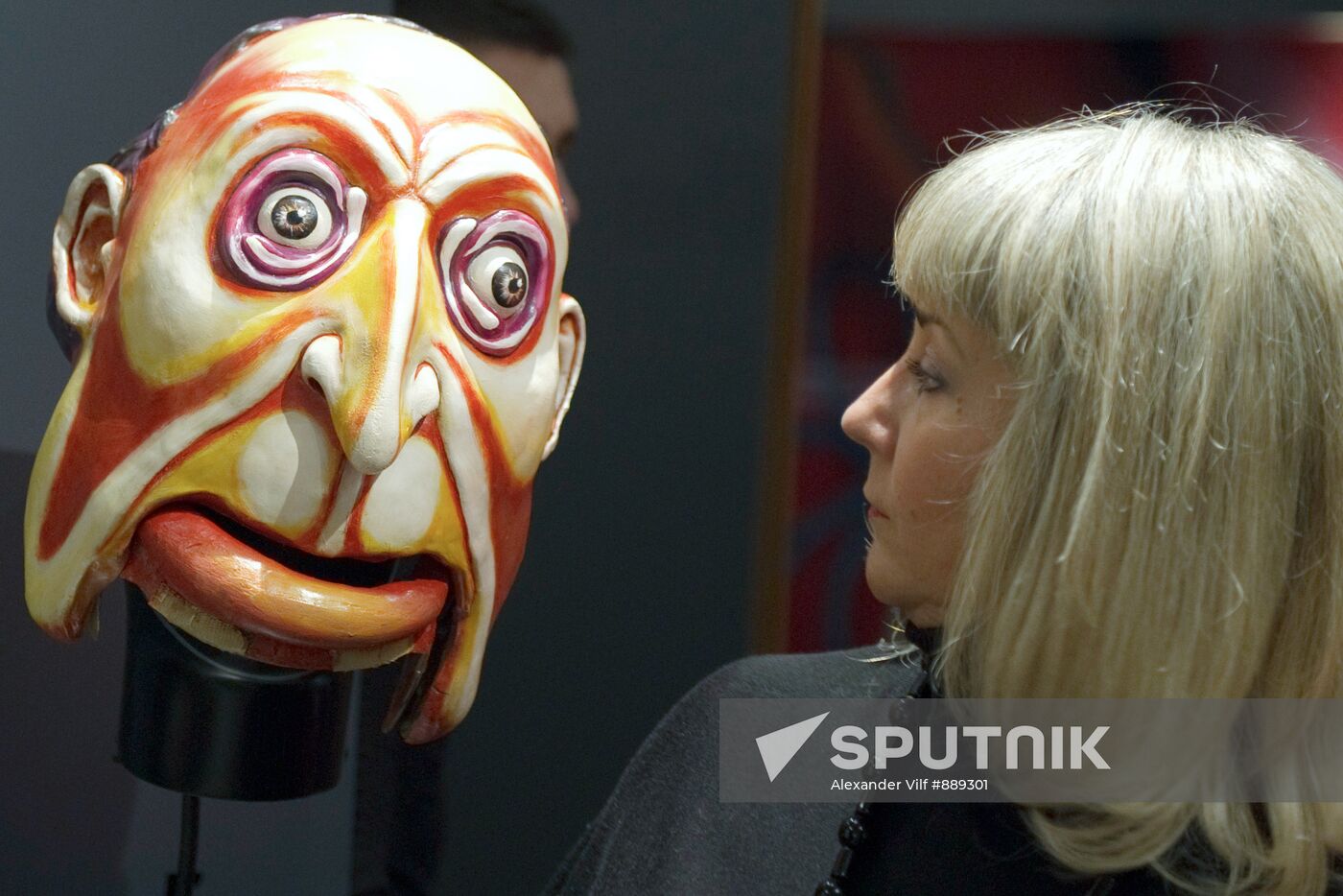 Cirque du Soleil costumes exhibition "The Dream Weavers"
