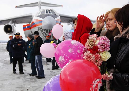 EMERCOM rescue team returns from Japan