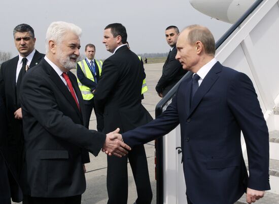 Vladimir Putin visits Serbia