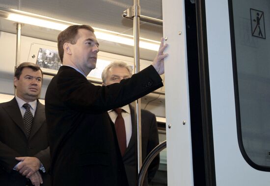 Dmitry Medvedev visits Metrovagonmash plant in Mytishchi