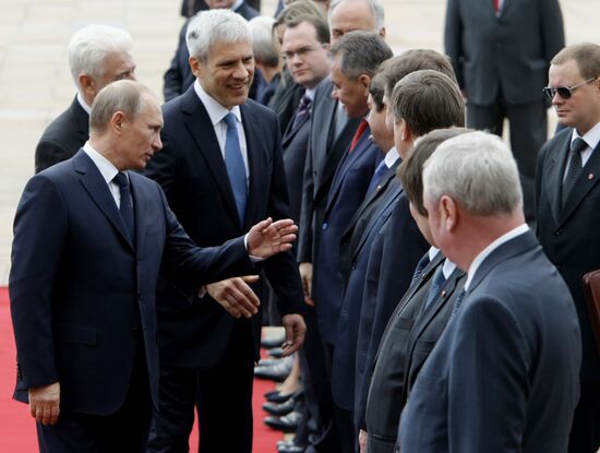 Vladimir Putin visits Serbia