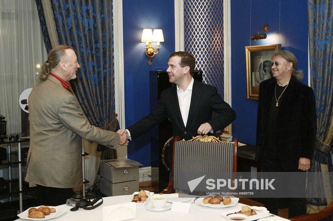 Dmitry Medvedev meets with Deep Purple band members