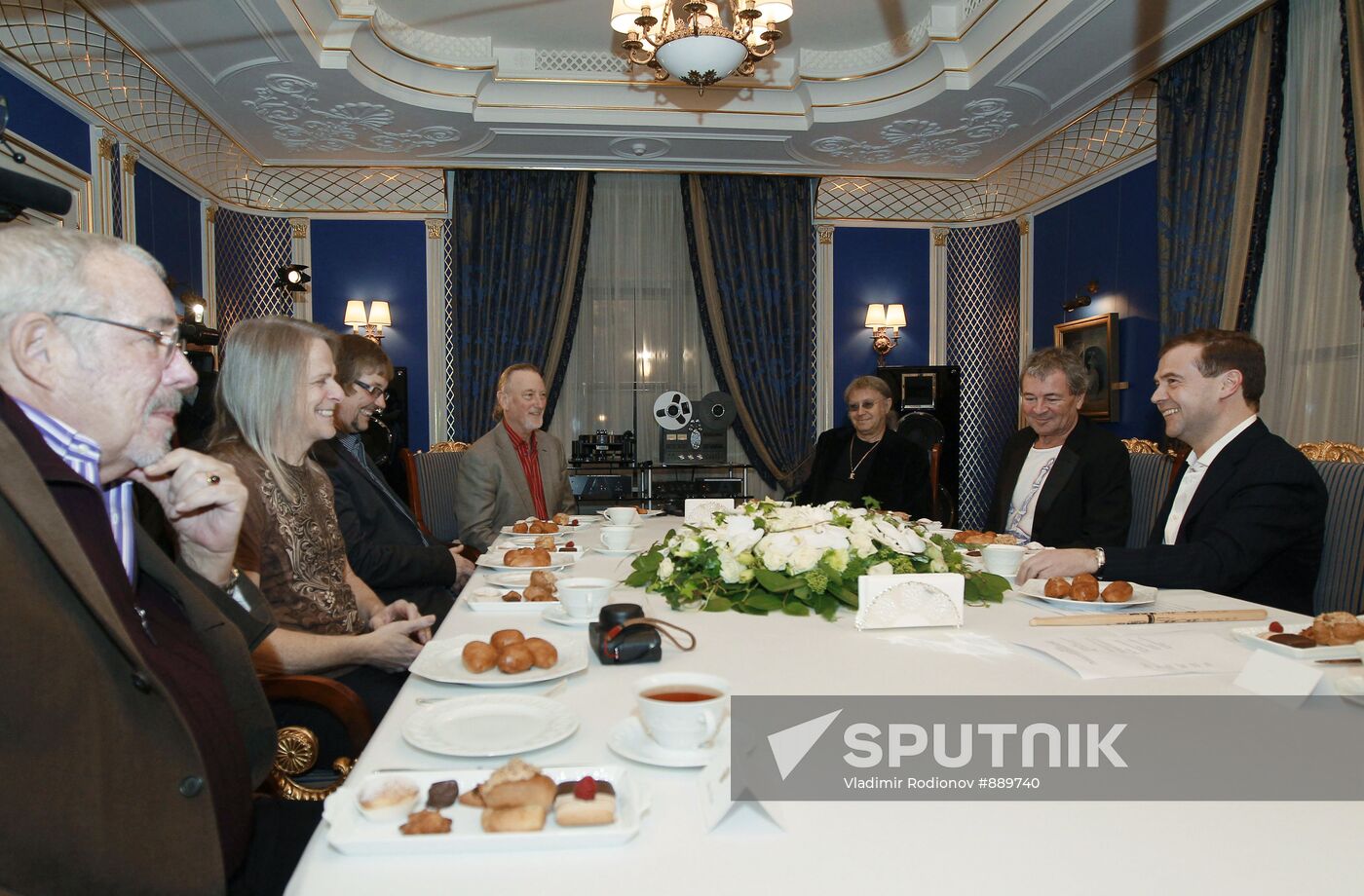 Dmitry Medvedev meets with Deep Purple band members