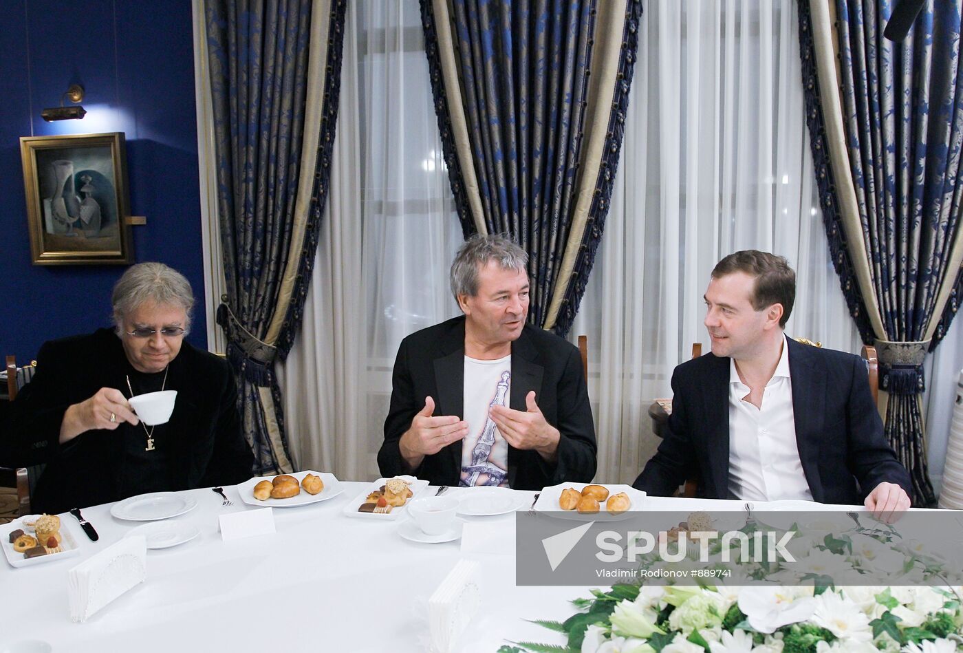 Dmitry Medvedev meets with Deep Purple band members