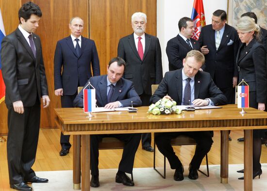 Vladimir Putin visits Serbia