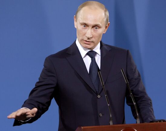 Vladimir Putin visits Serbia