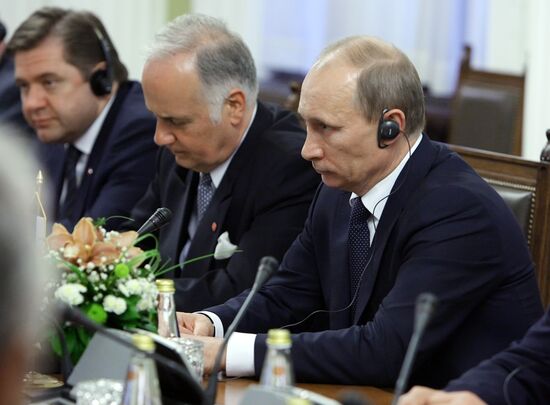 Vladimir Putin visits Serbia