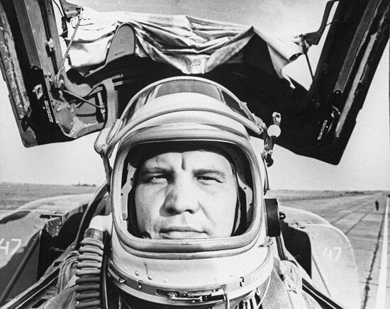 Air force pilot Yury Tregubenkov