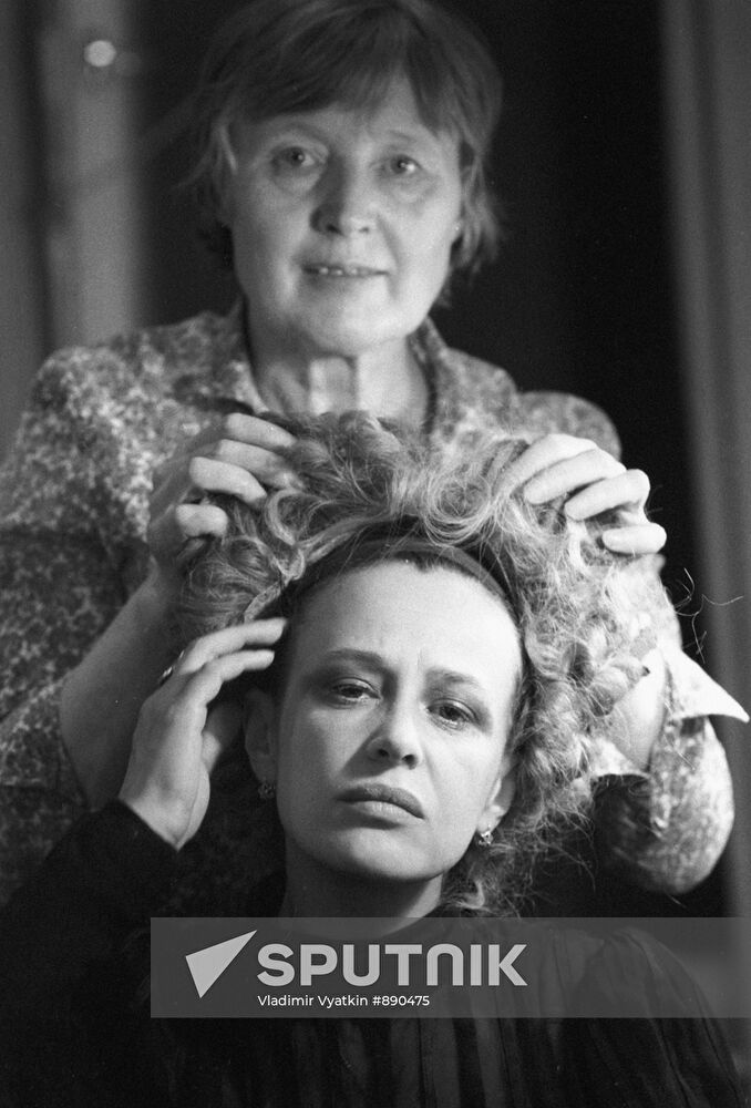 Actress Marina Neyolova