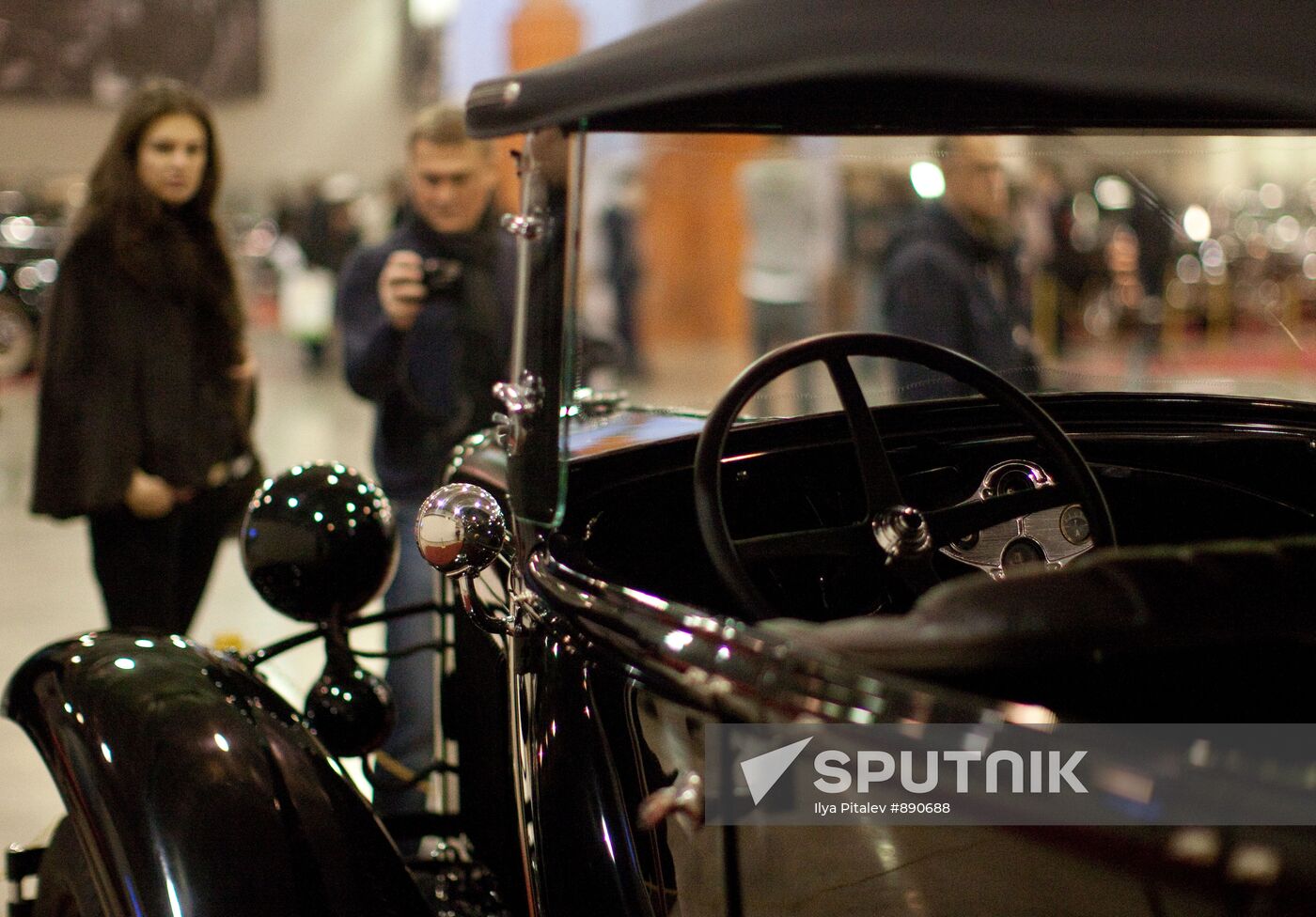 Oldtimer Gallery exhibition opens in Moscow