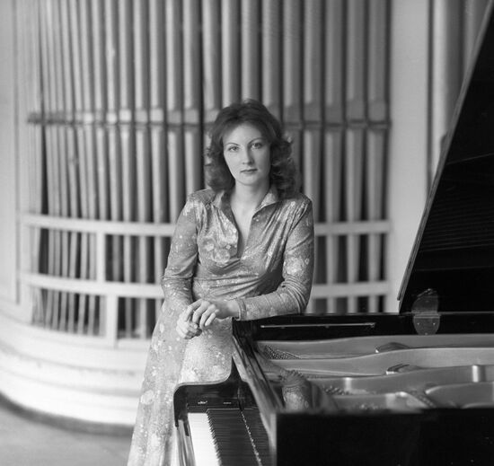 Pianist Muza Rubackyte