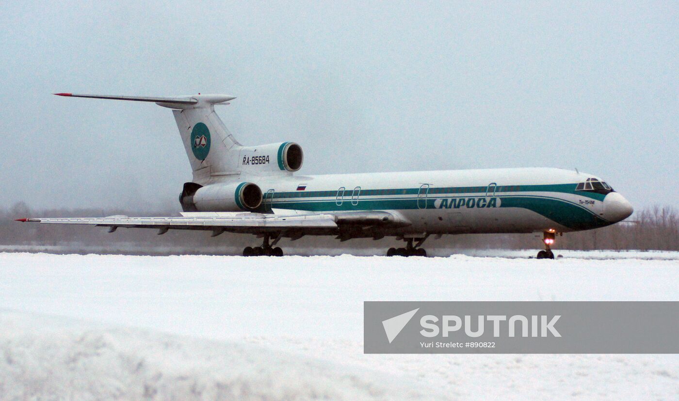 Tu-154 which made emergency landing in Komi arrives in Samara