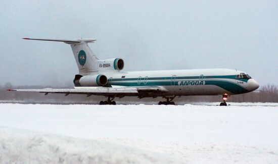 Tu-154 which made emergency landing in Komi arrives in Samara