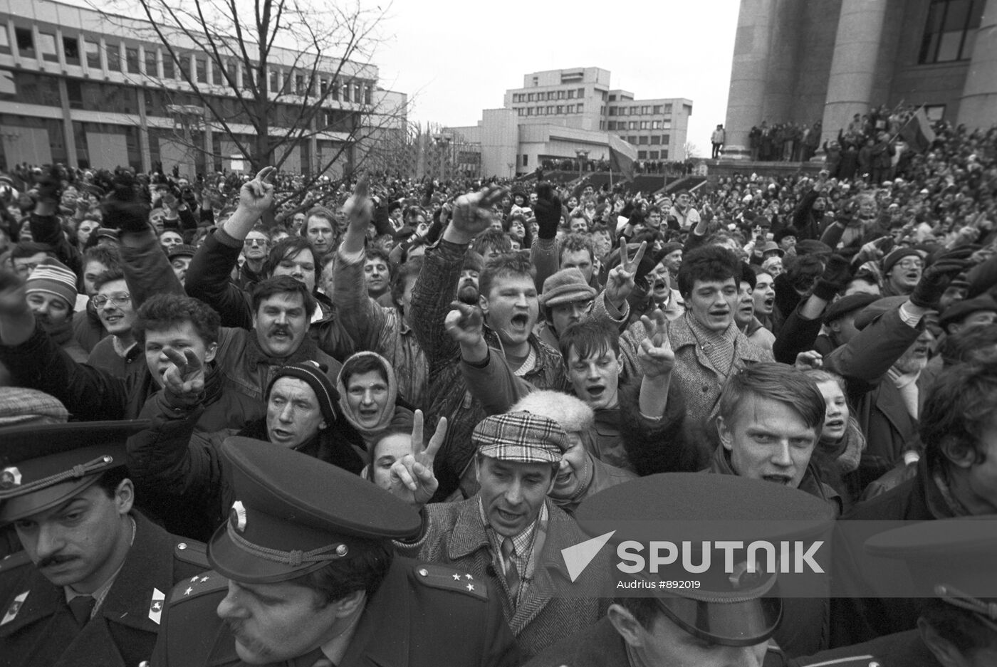 People rally for Lithuania's independence