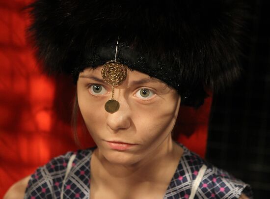 Performance of "Edip. Doghouse" play