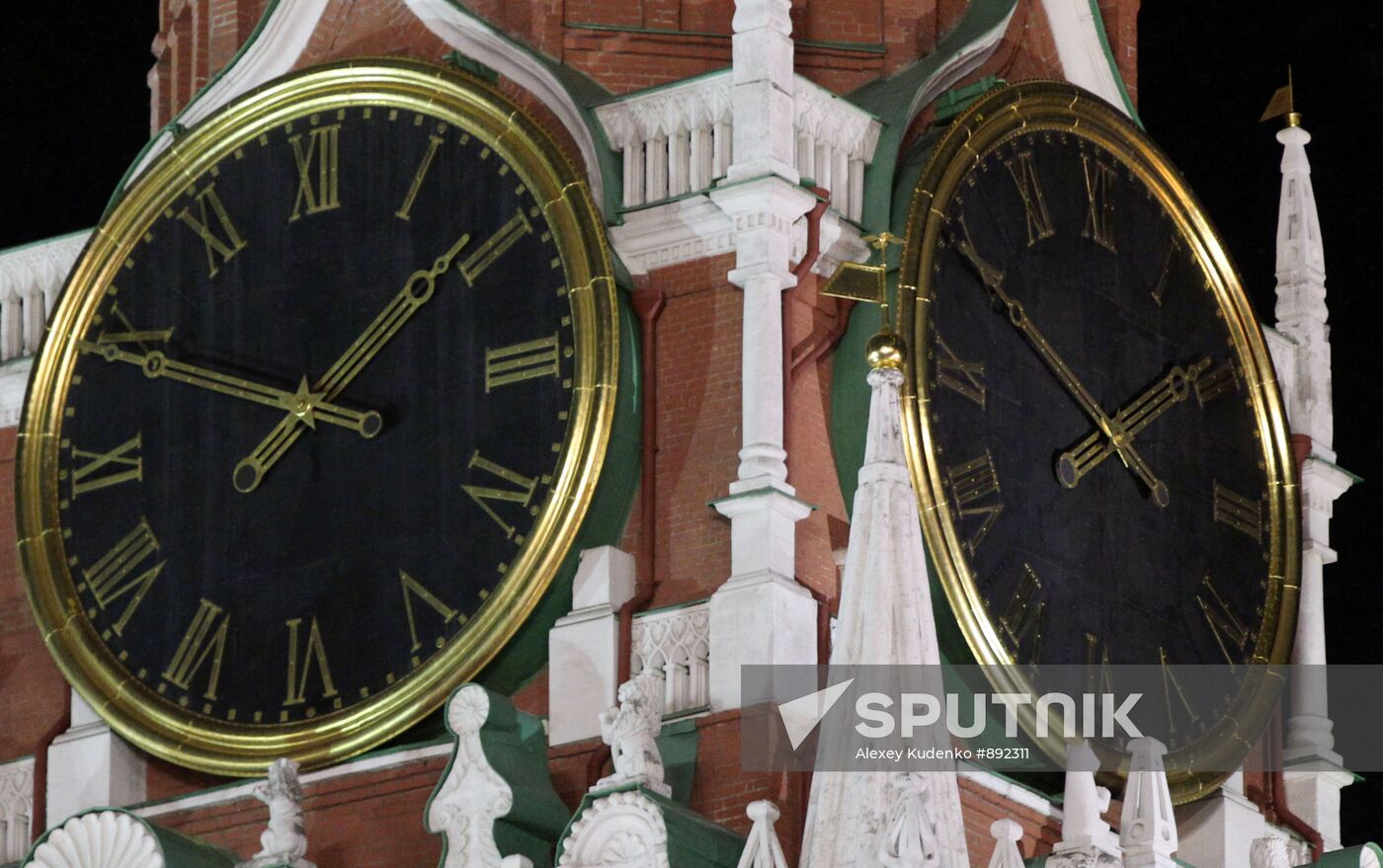Kremlin clock set one our ahead as Russia switches to DST