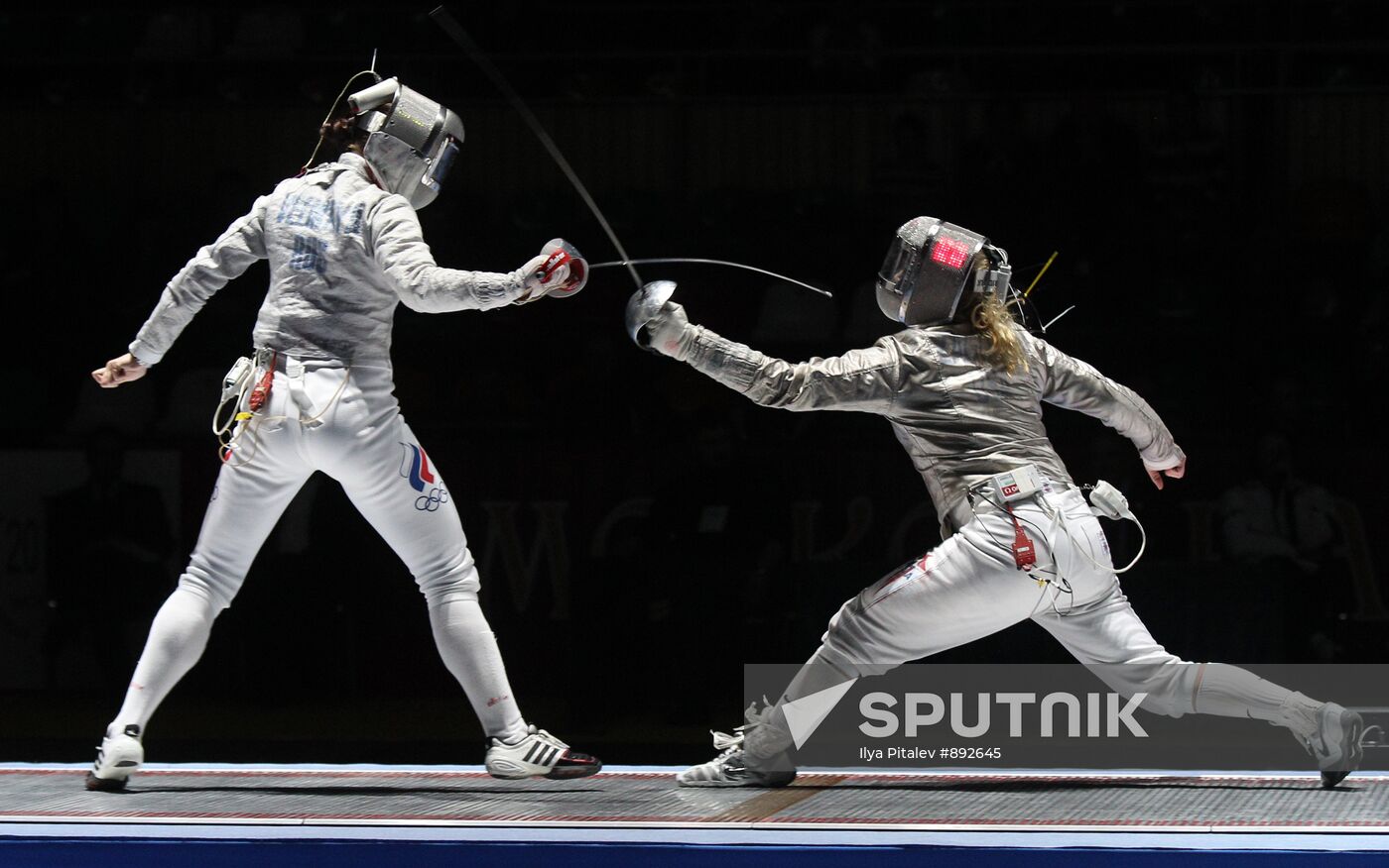 Sofia Velikaya and Mariel Zagunis