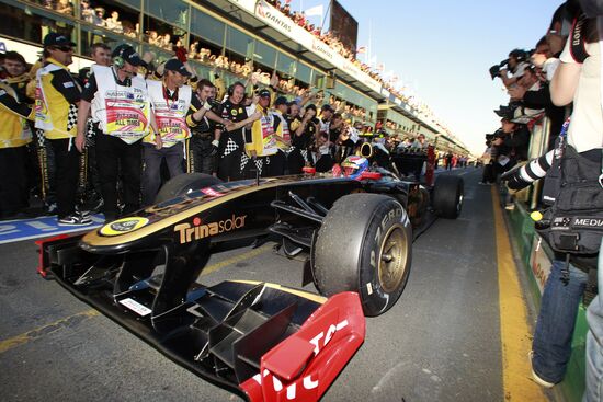 Vitaly Petrov finishes third at Australian Grand Prix
