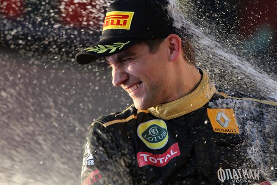 Vitaly Petrov finishes third at Australian Grand Prix