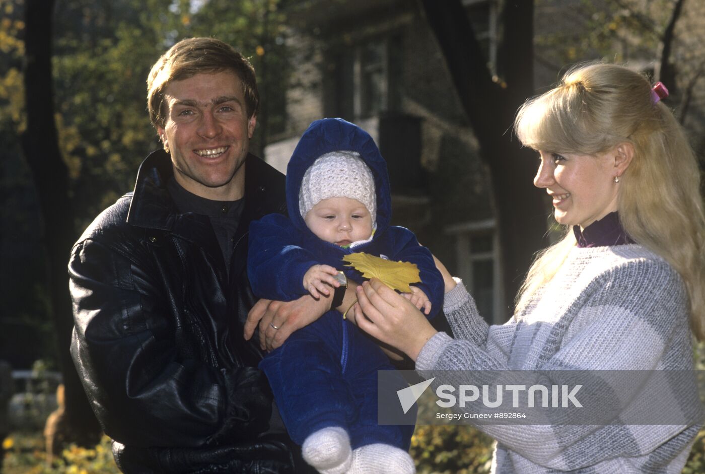 Vladimir Salnikov with his wife Marina and their son