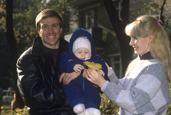 Vladimir Salnikov with his wife Marina and their son