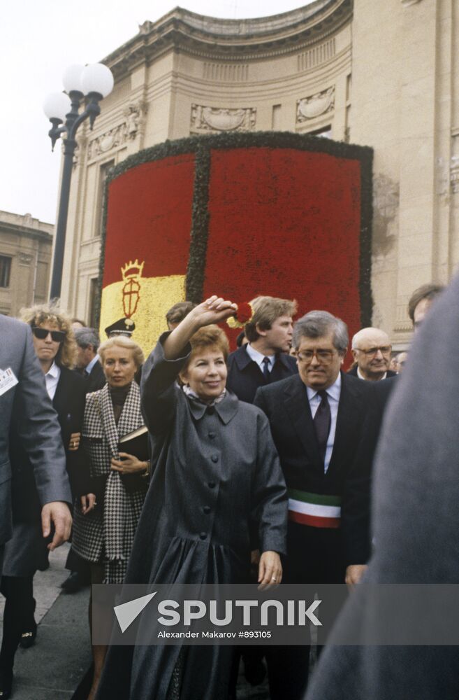 Raisa Gorbacheva on walking tour in Messina