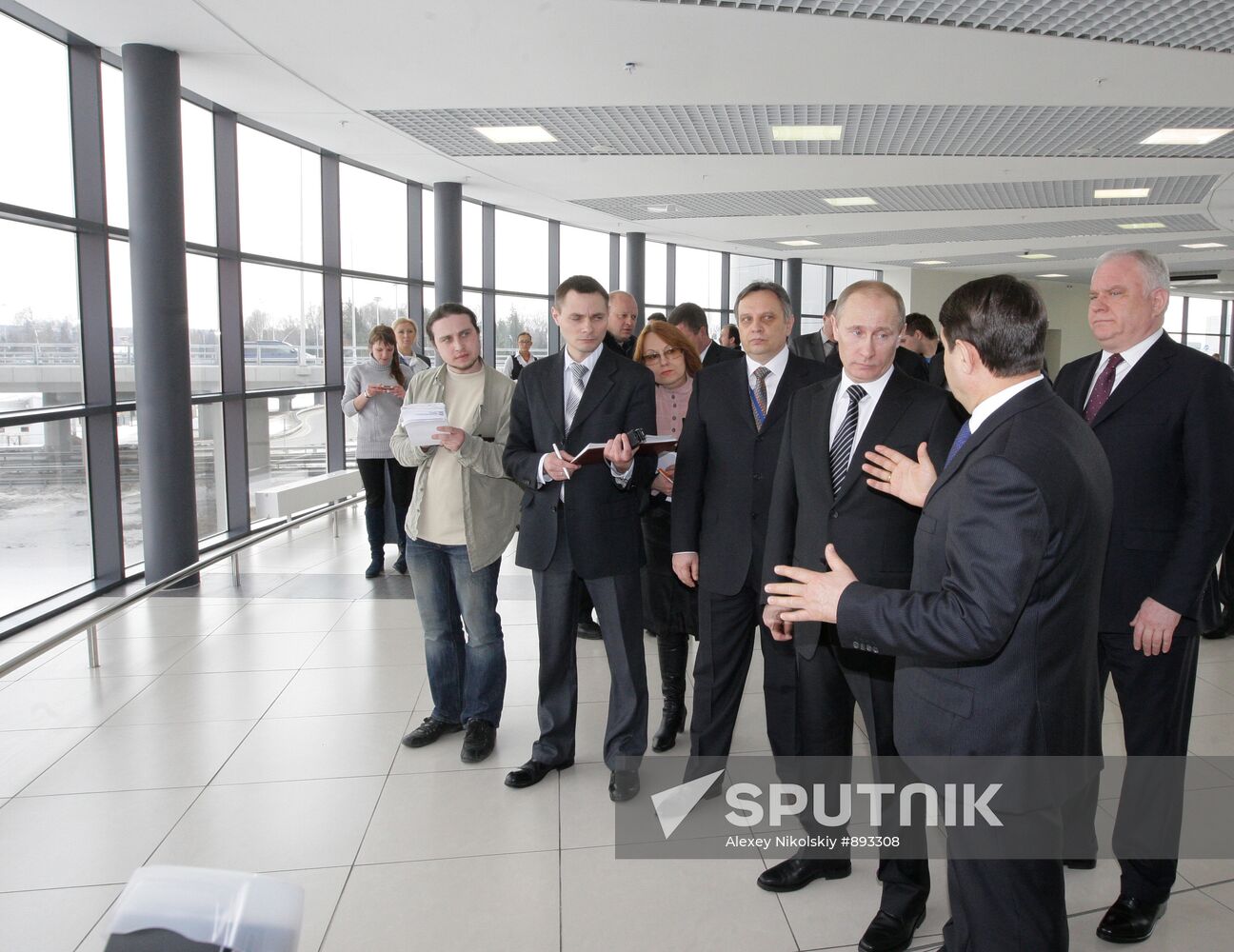 Vladimir Putin visits Sheremetyevo airport