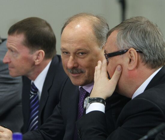 Meeting at Sheremetyevo airport