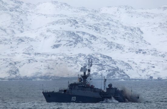 Small anti-submarine ship